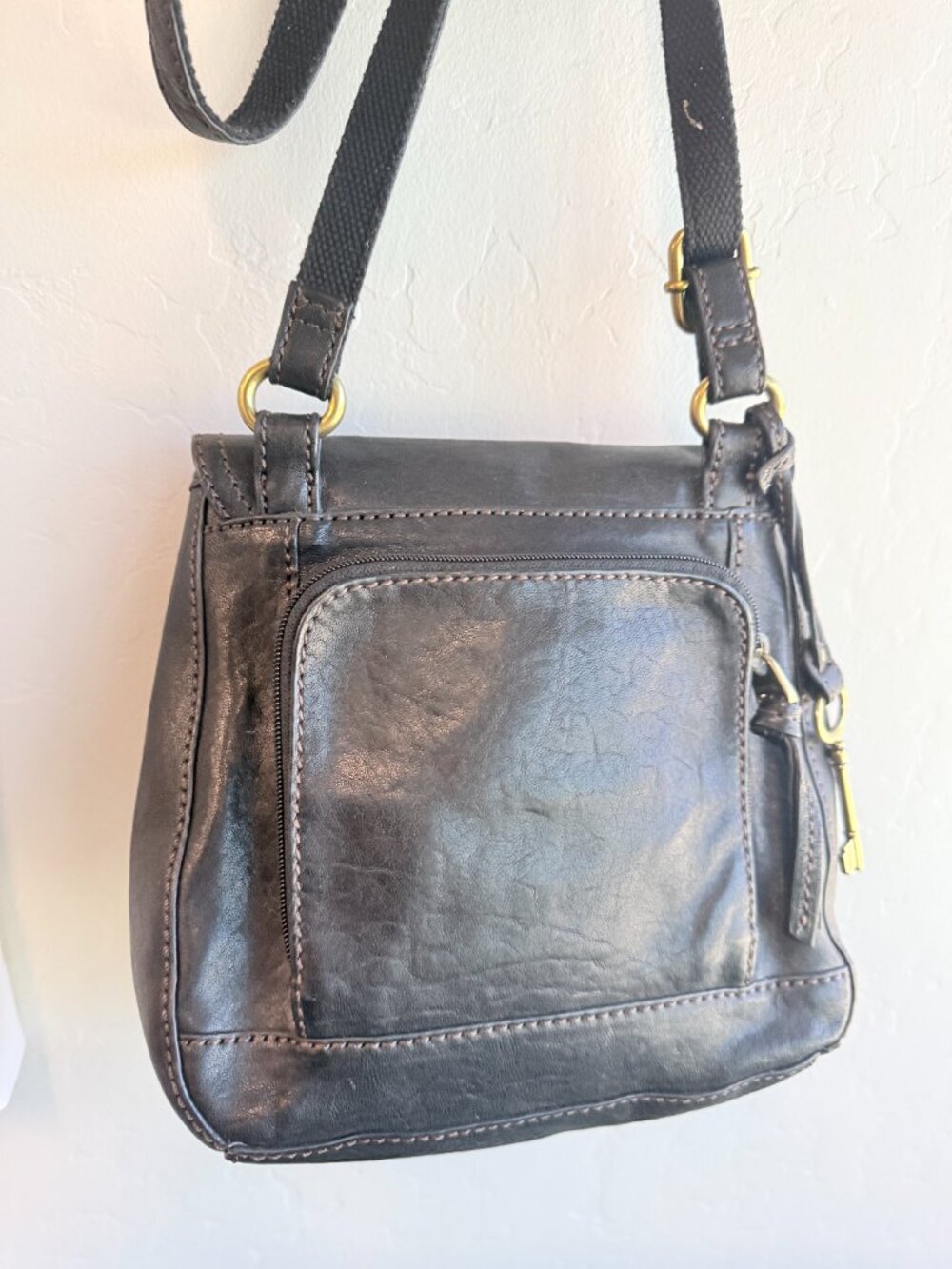 FOSSIL Turnlock Smooth Leather Crossbody Bag w Multiple Compartments/Card Slots - Picture 2 of 8